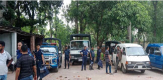 ঝিনাইদহে থানায় হামলা চালিয়ে আসামি ছিনতাইয়ের চেষ্টা ঝিনাইদহে থানায় হামলা চালিয়ে আসামি ছিনতাইয়ের চেষ্টা, পুলিশের গুলি, আহত অন্তত ৩০, Accused attempted to rob Jhenaidhe police station, shot by police, injured at least 30