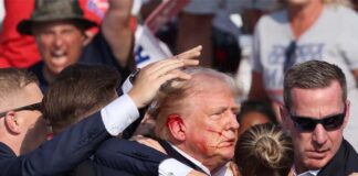 নির্বাচনী সমাবেশে গুলিবিদ্ধ ডোনাল্ড ট্রাম্প নির্বাচনী সমাবেশে গুলিবিদ্ধ ডোনাল্ড ট্রাম্প, Donald Trump was attacked by a gunman at an election rally