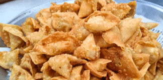 মাত্র এক টাকায় গরম গরম শিঙাড়া, ভিড় জমছে ঝিনাইদহের ত্রিবেণী বাজারে